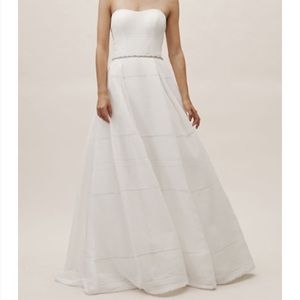 BHLDN 	Whispers & Echoes Bellevue Linen Gown